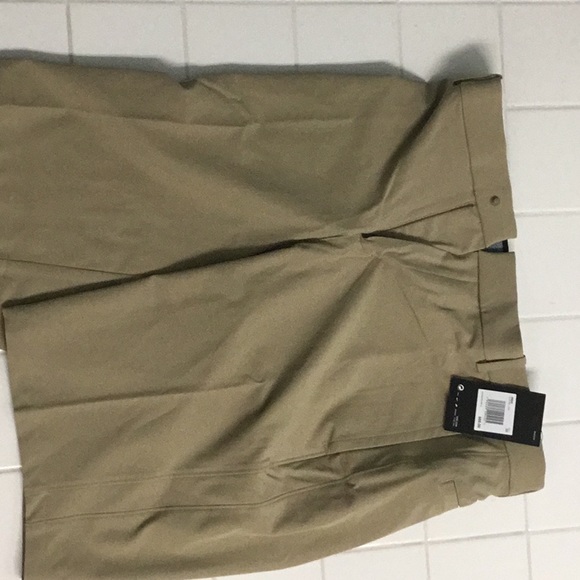 Men’s Nike gold shorts size 30 - Picture 2 of 3